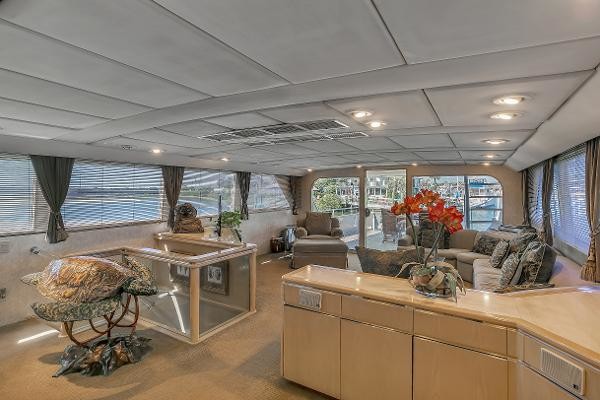 Broward Raised Pilothouse