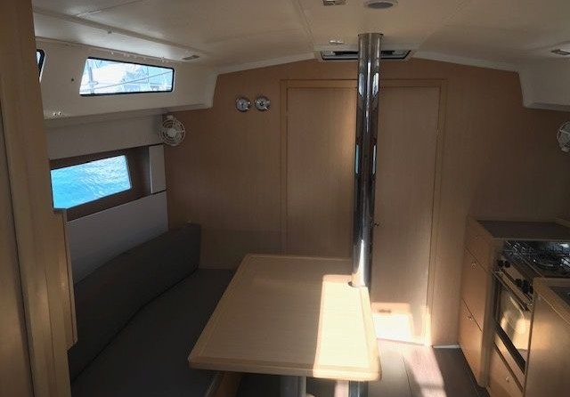 Beneteau Oceanis 38.1