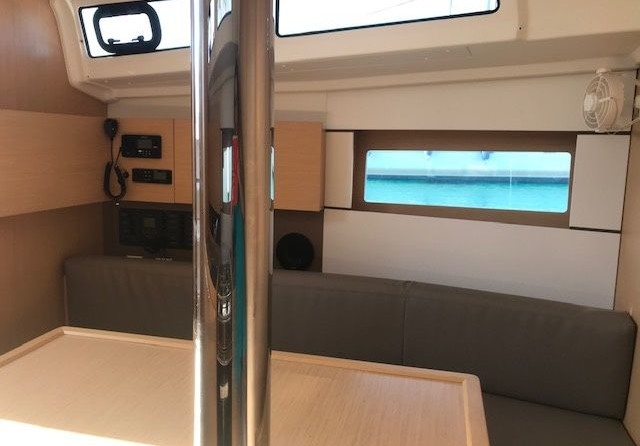Beneteau Oceanis 38.1