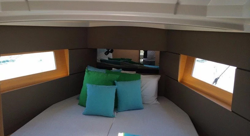 Oceanis 38