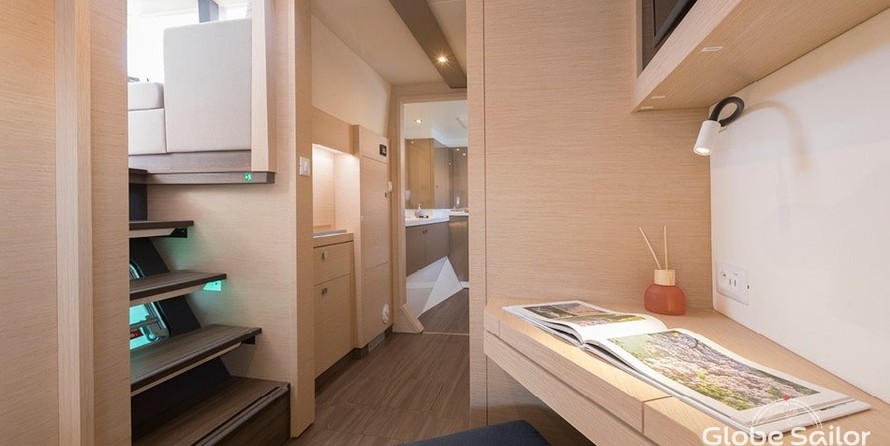 Fountaine Pajot Astréa 42