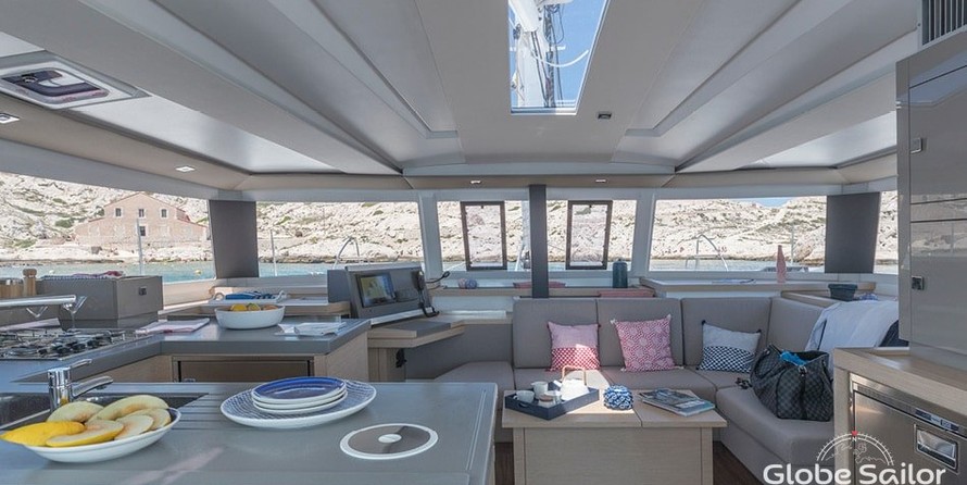 Fountaine Pajot Astréa 42