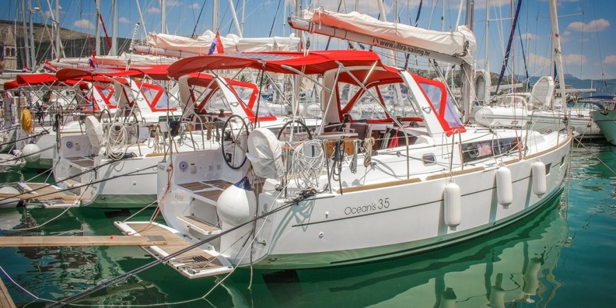 Beneteau Oceanis 35