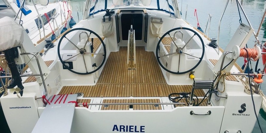Beneteau Oceanis 38