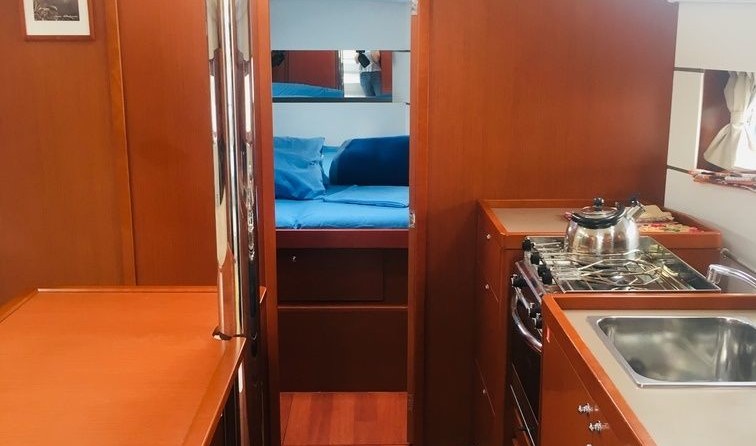 Beneteau Oceanis 38