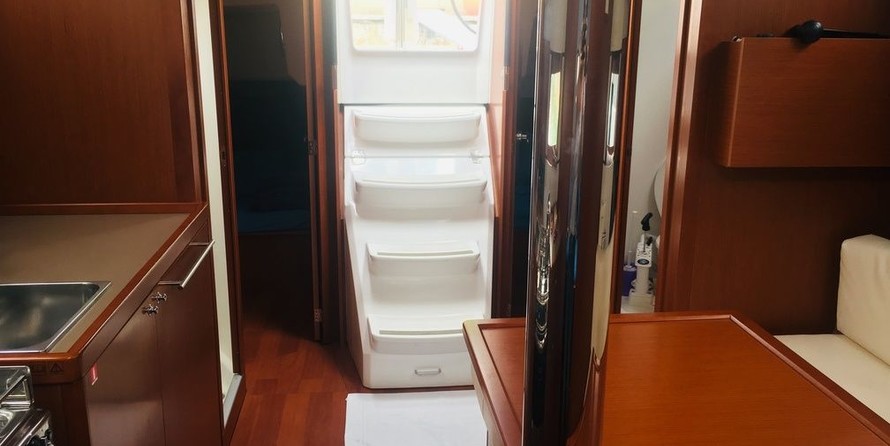 Beneteau Oceanis 38