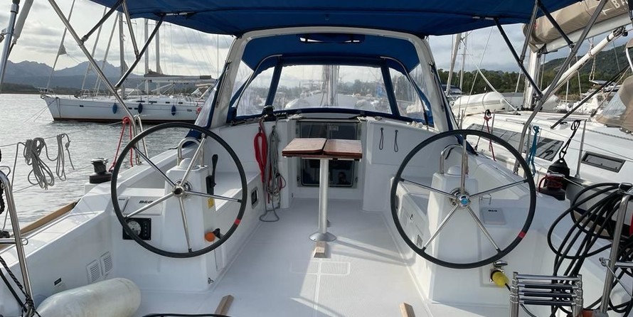 Beneteau Oceanis 38
