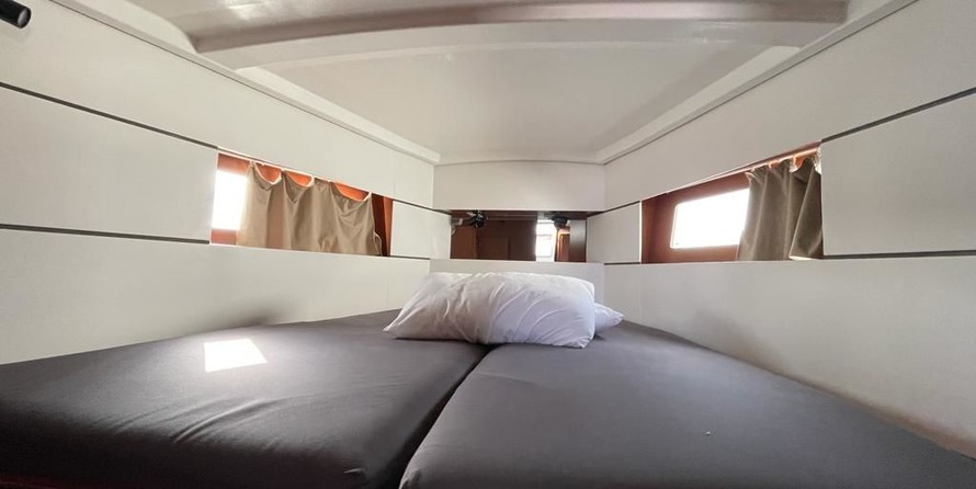 Beneteau Oceanis 38