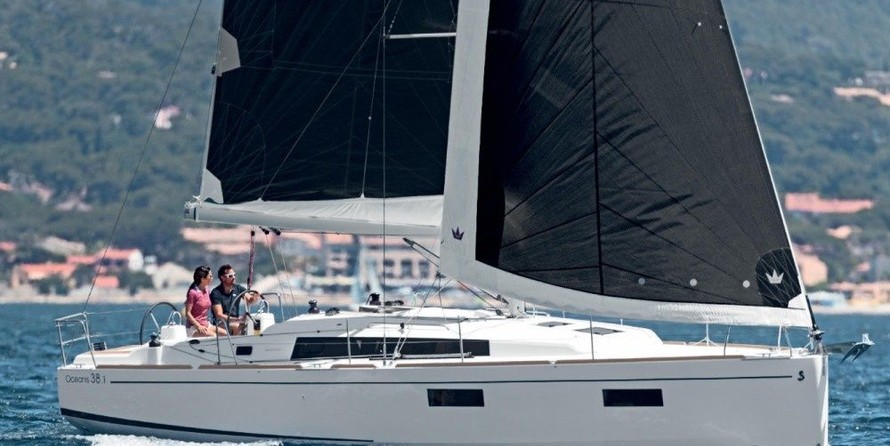 Beneteau Oceanis 38