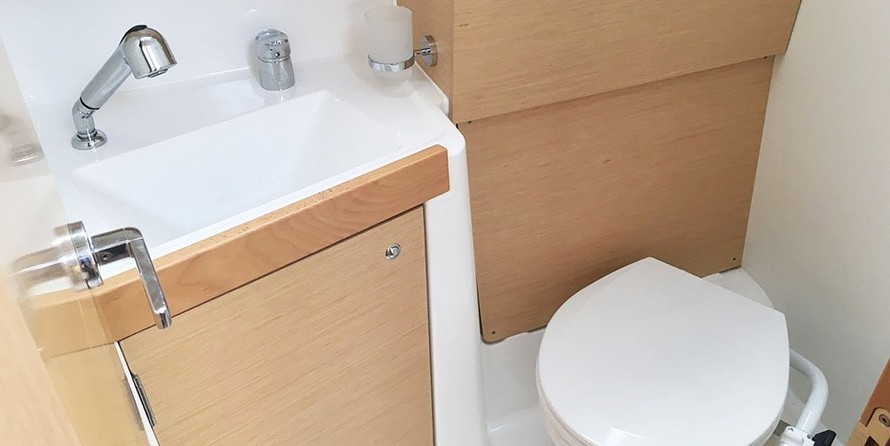 Beneteau Oceanis 38.1