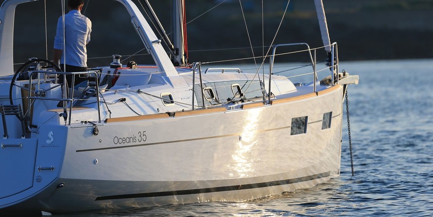 Beneteau Oceanis 35