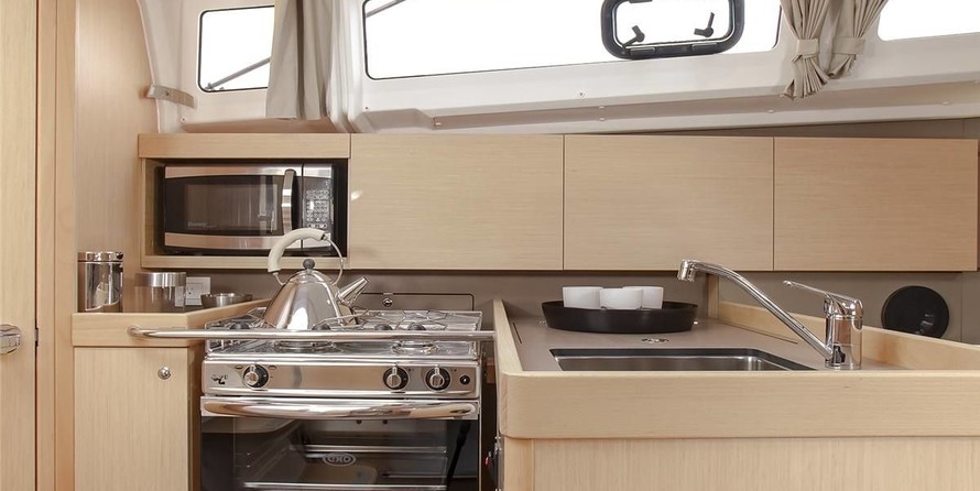 Beneteau Oceanis 35