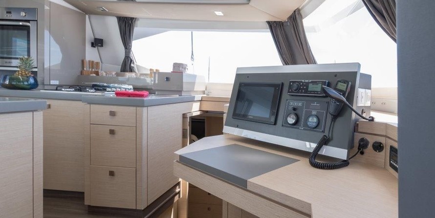 Fountaine Pajot Saona 47