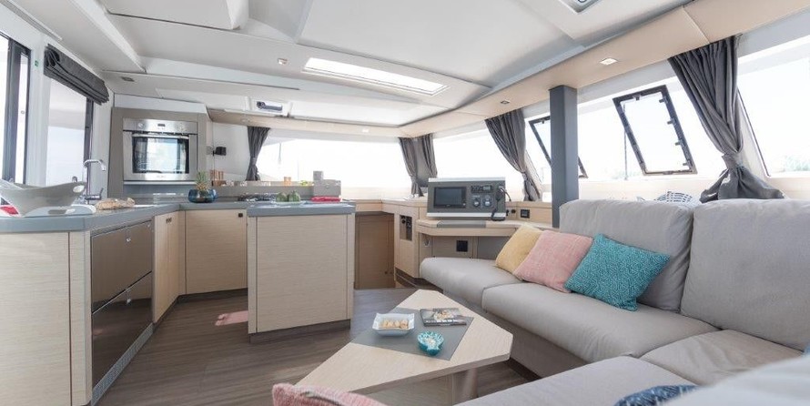 Fountaine Pajot Saona 47