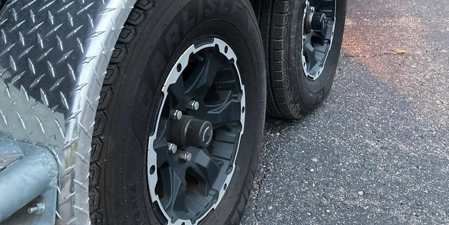 Lund Boats 2275 Baron Sport