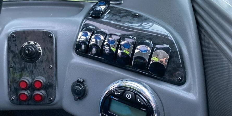 Lund Boats 2275 Baron Sport