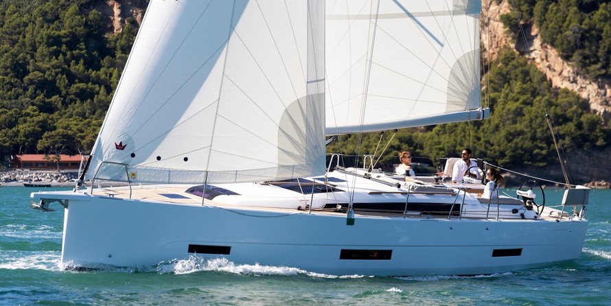 Dufour 390
