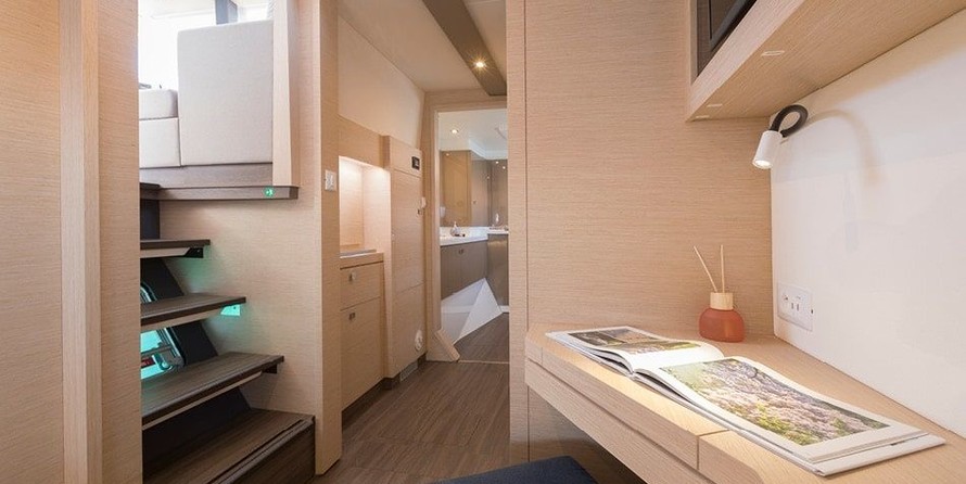 Fountaine Pajot Astréa 42