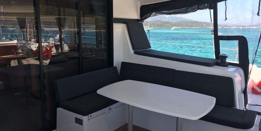 Lagoon 42