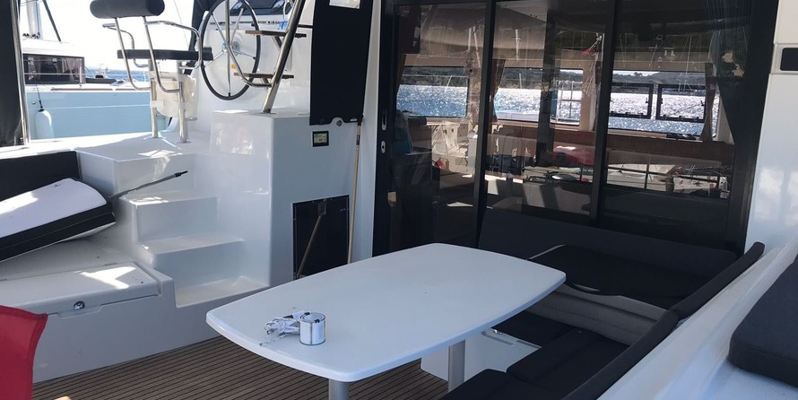 Lagoon 42