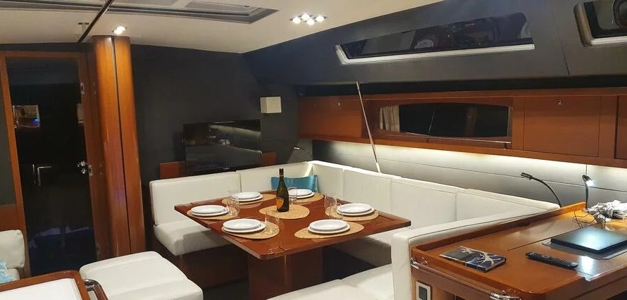 Beneteau Oceanis 60