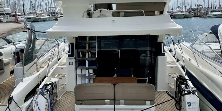 Bavaria Virtess 420 Fly