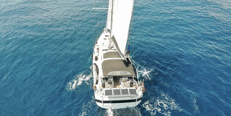Beneteau Oceanis Yacht 62