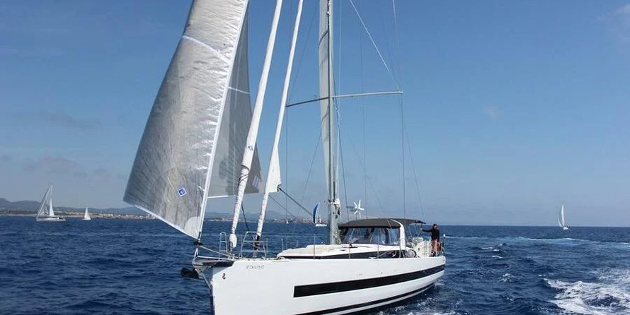 Beneteau Oceanis Yacht 62