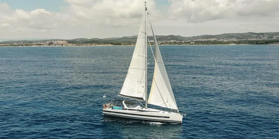 Beneteau Oceanis Yacht 62