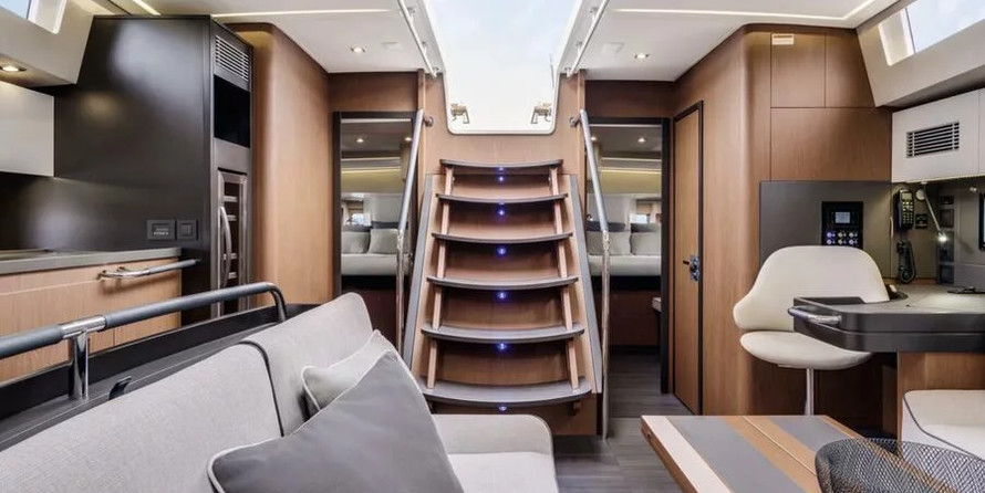 Beneteau Oceanis Yacht 62