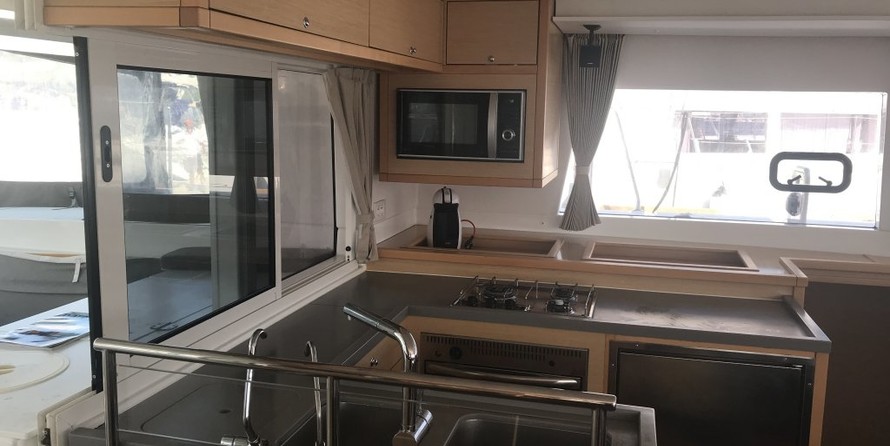 Lagoon 450 F