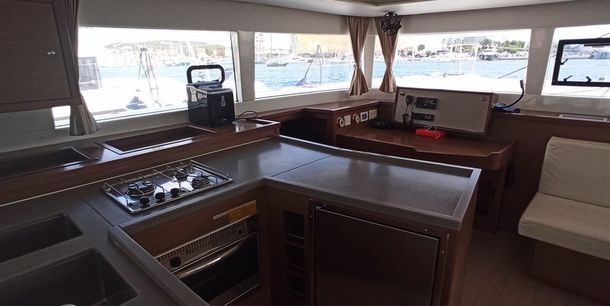 Lagoon 42