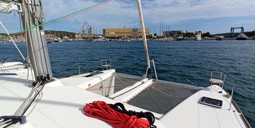Lagoon 42