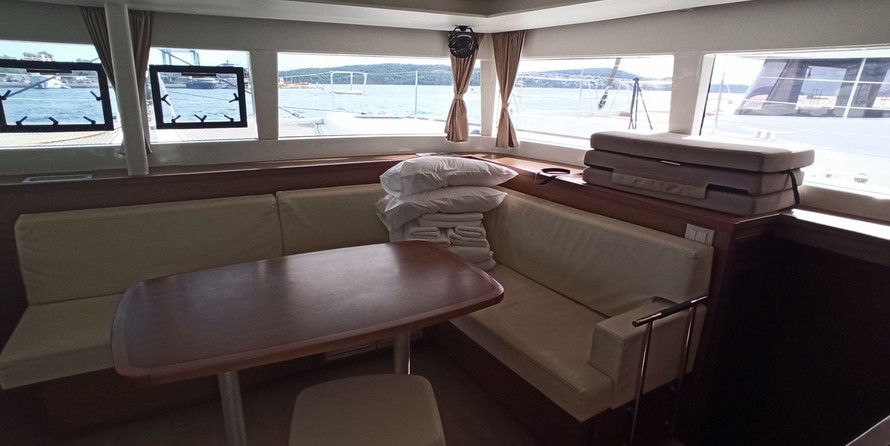 Lagoon 42