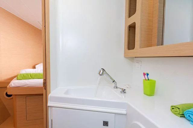 Lagoon 42 AC &amp; GEN