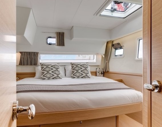 Lagoon 42