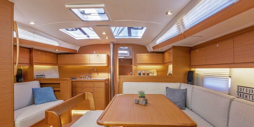 Dufour 430