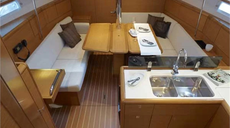 Jeanneau Sun Odyssey 379