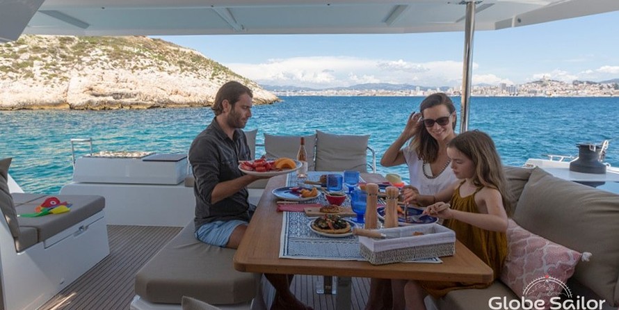 Fountaine Pajot Astréa 42