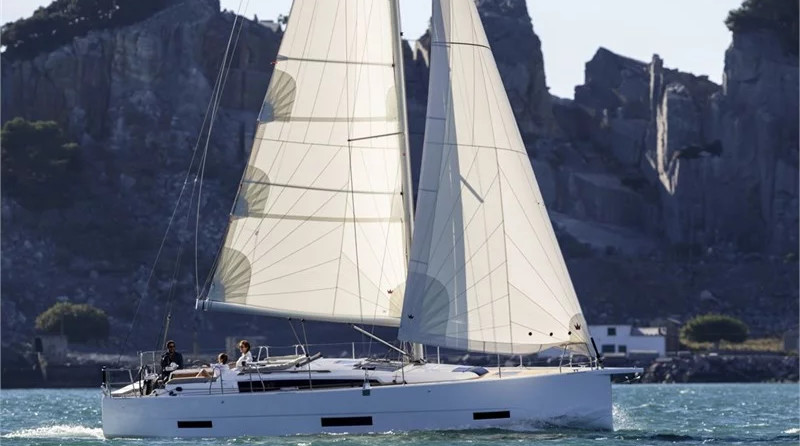 Dufour 390 Grand Large (3Cab)