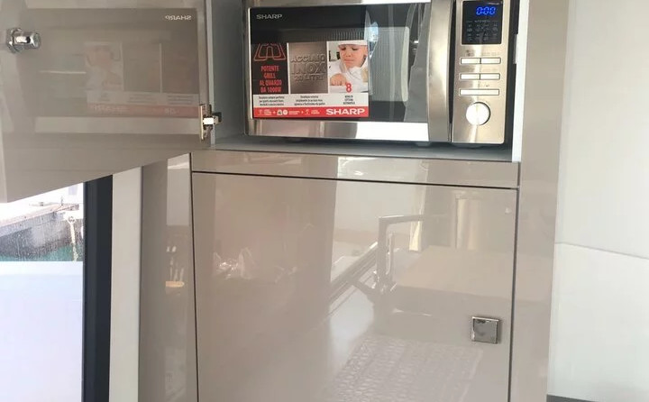 Fountaine Pajot Lucia 40