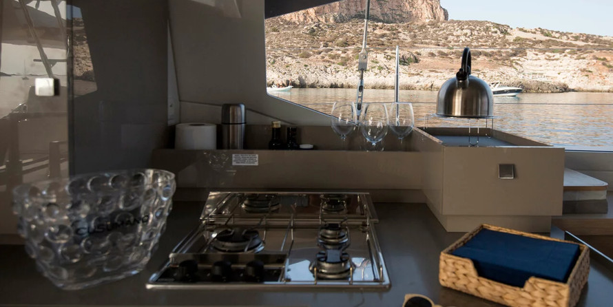 Fountaine Pajot Astréa 42