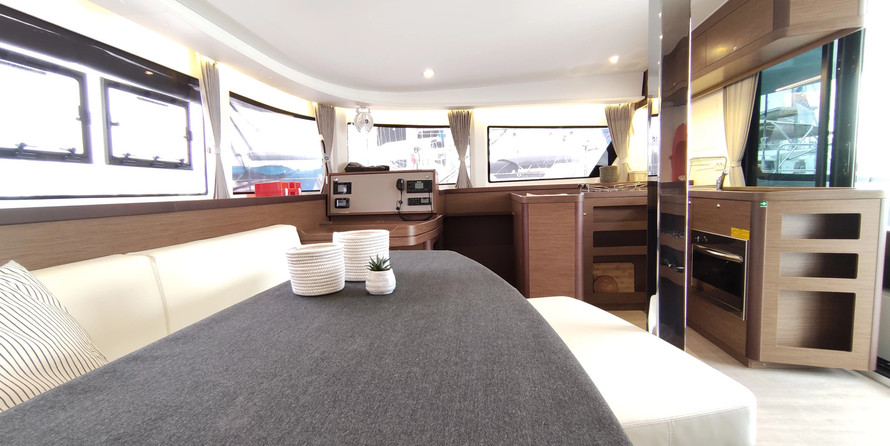 Lagoon 42