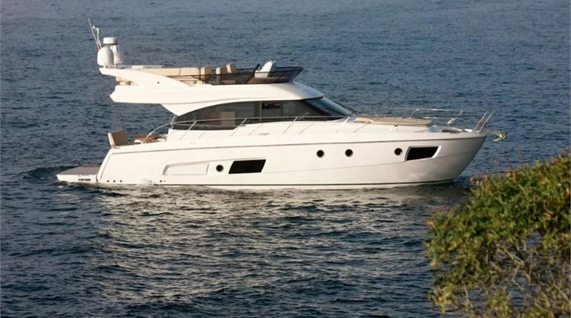 Bavaria Virtess 420 Fly