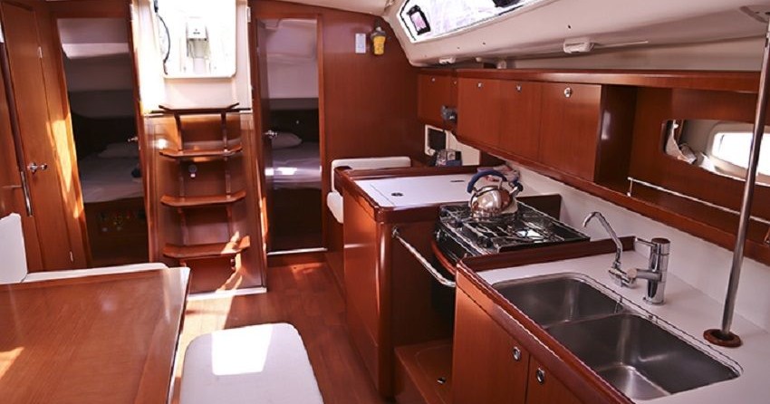 Beneteau Oceanis 40