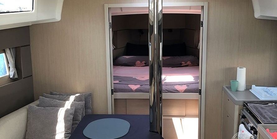 Beneteau Oceanis 38.1