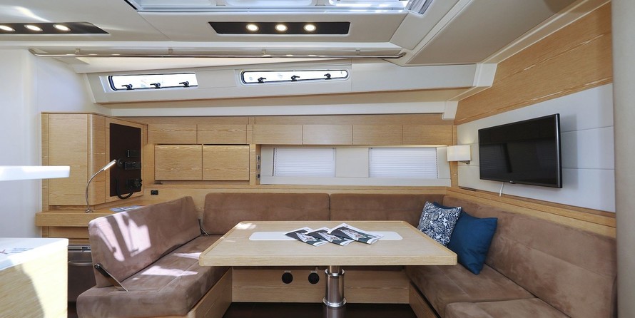 Hanse 588