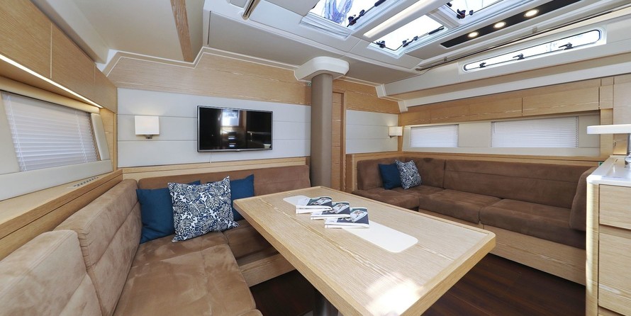 Hanse 588