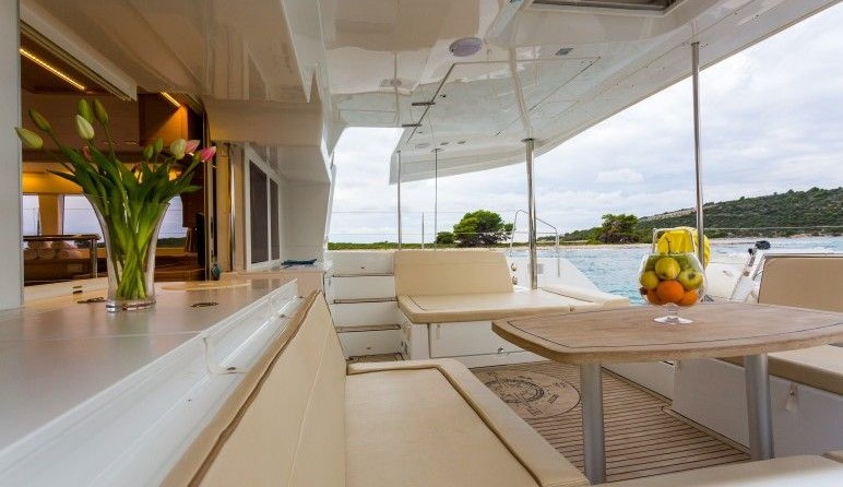 Lagoon 450 F