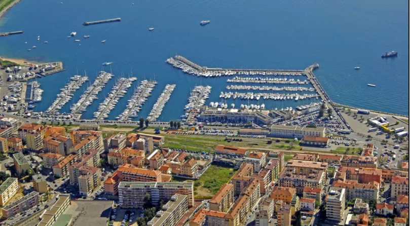 Fountaine Pajot Lucia 40
